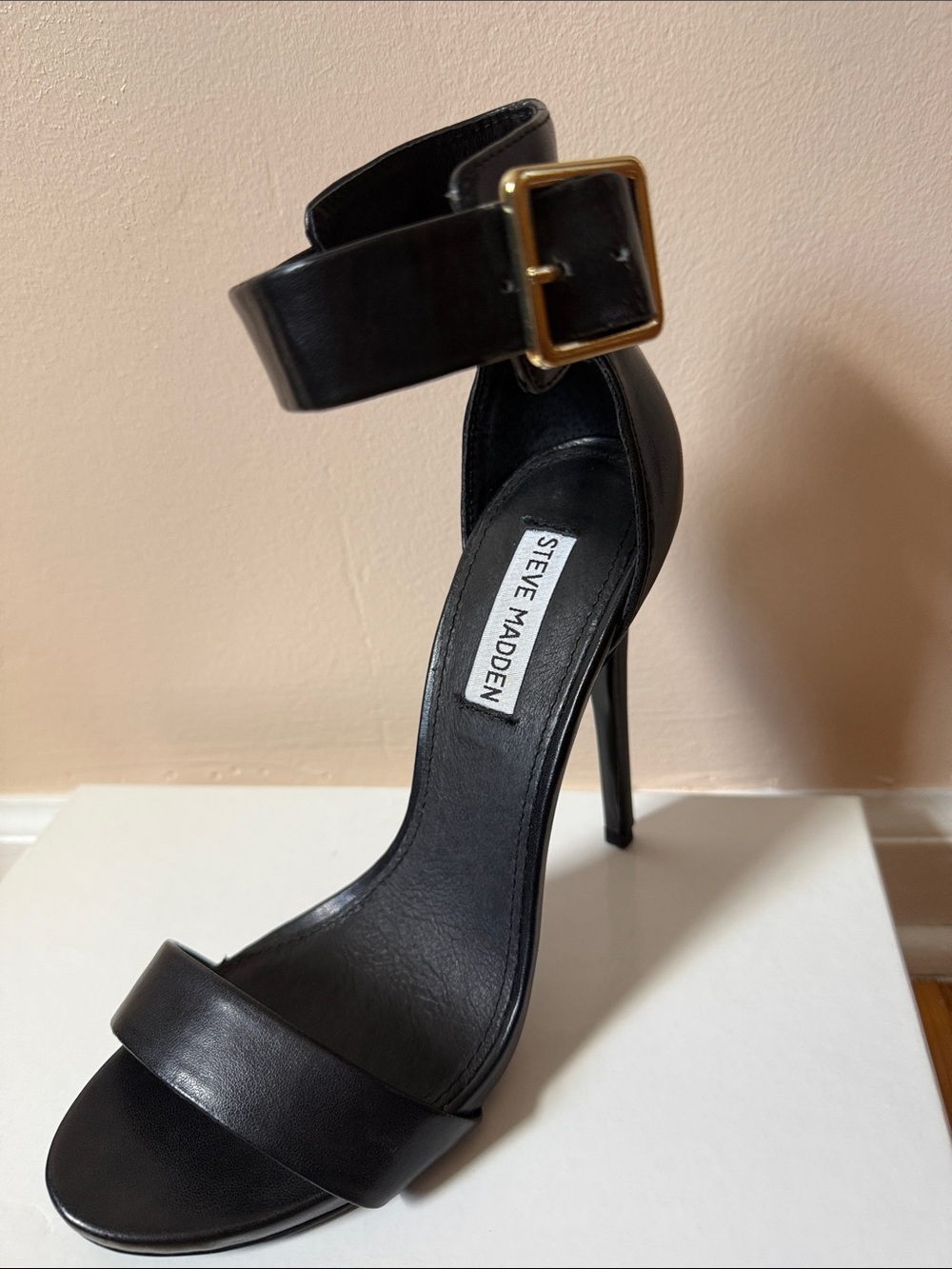 Steve Madden - Picture 2 of 8